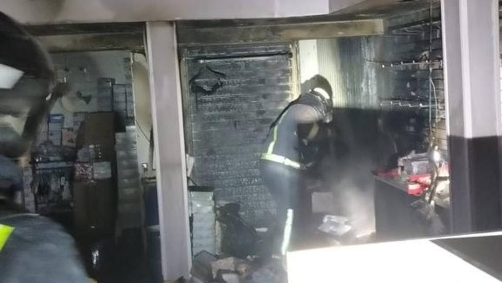 Incendio en una tienda de ropa de Luarca