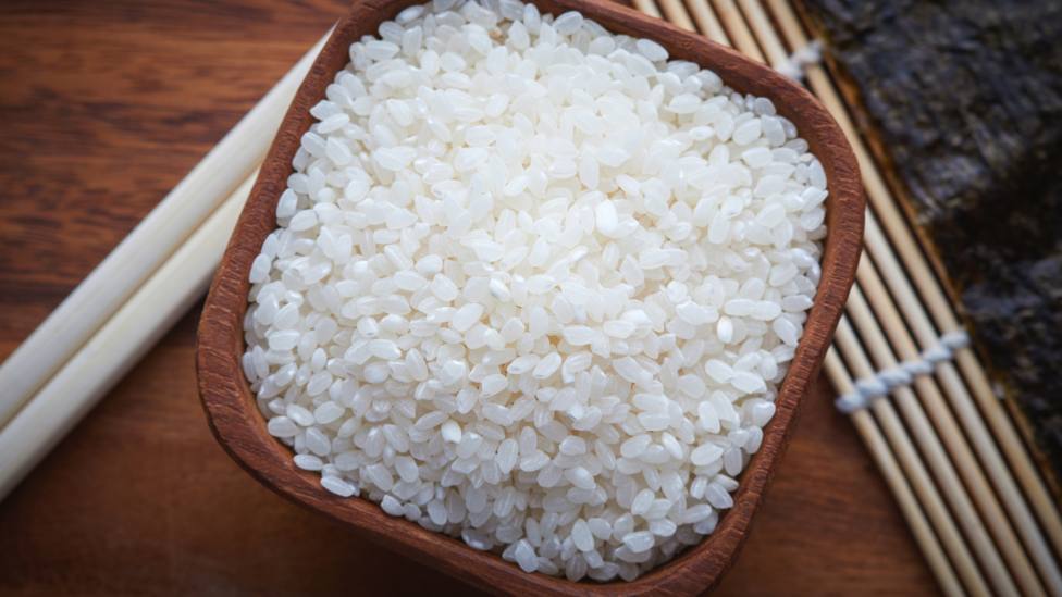 Cómo preparar arroz de sushi casero: la receta que arrasa en TikTok paso a paso