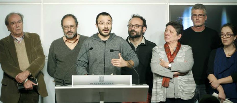 Albert Botran y otros diputados de la CUP en la rueda de prensa - EFE