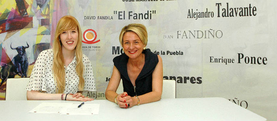 Sandra Gallardo y Eloisa Cabrera durante el acto de firma del convenio entre ambas entidades