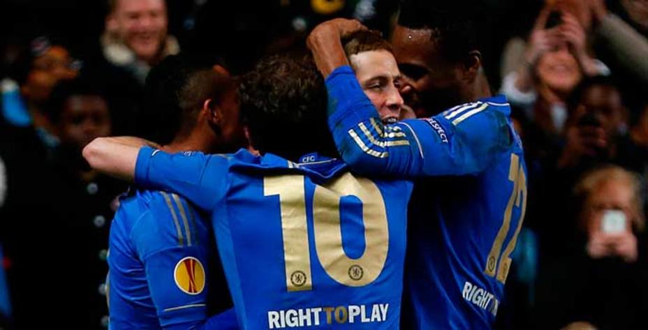 Jugadores del Chelsea celebran un gol Steaua Bucharest (Reuters)