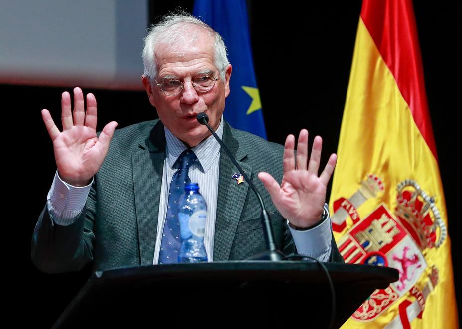 Un independentista boicotea un acto de Borrell sobre la Constitución en Bruselas