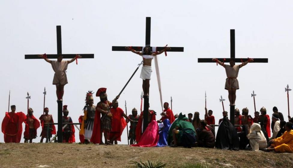 Crucifixiones reales en la Semana Santa de Filipinas