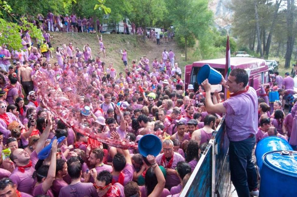 Haro, el pueblo riojano que cada año celebra la popular batalla del vino