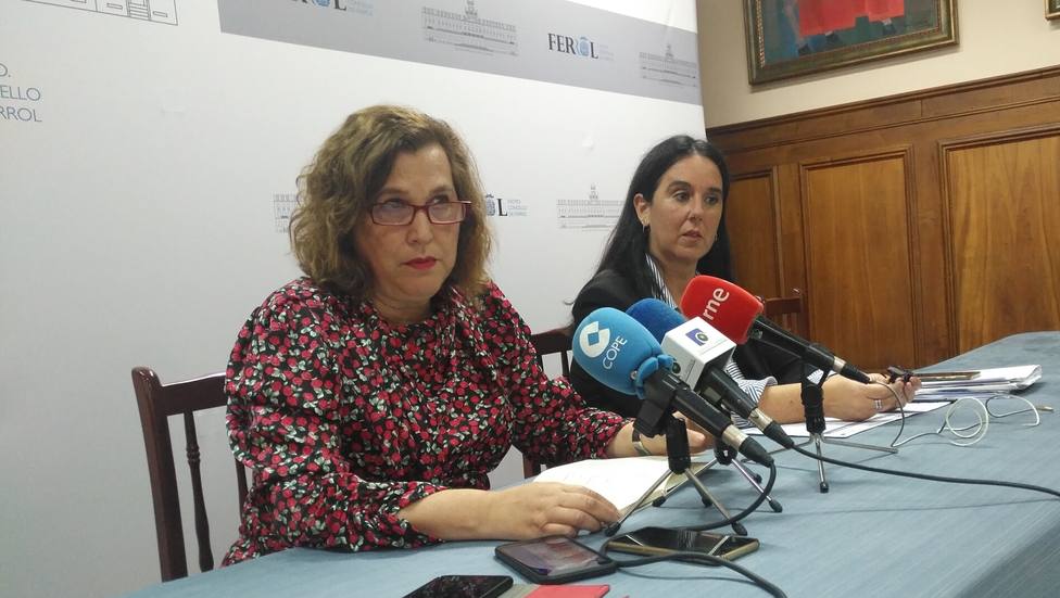 Maite Deus y Eva Martínez en rueda de prensa en el Ayuntamiento de Ferrol