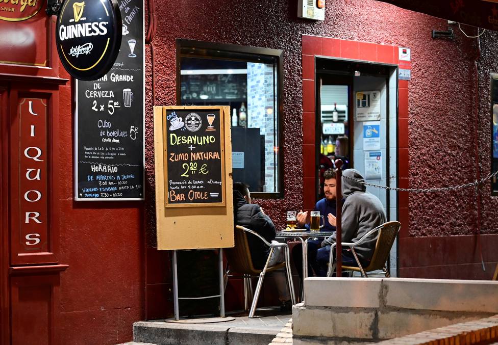 ¿Hasta qué hora pueden abrir los bares en Madrid?