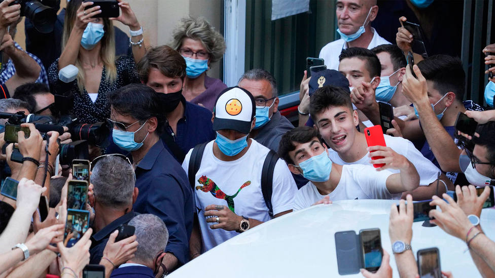 Luis Suárez abandona la Universidad de Perugia el pasado 17 de septiembre tras examinarse de italiano