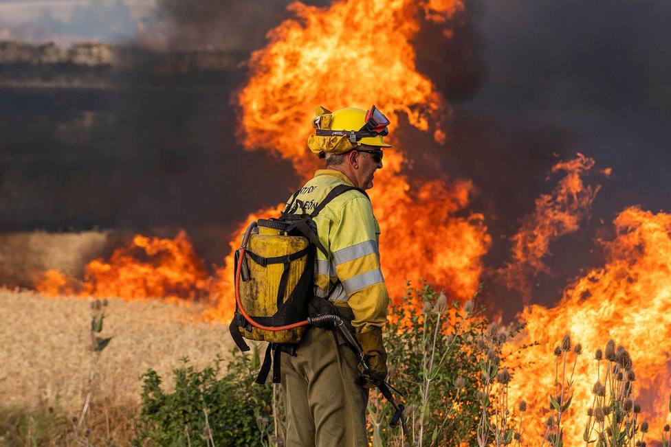 España continúa pendiente de los incendios que permanecen activos en diversos puntos del país