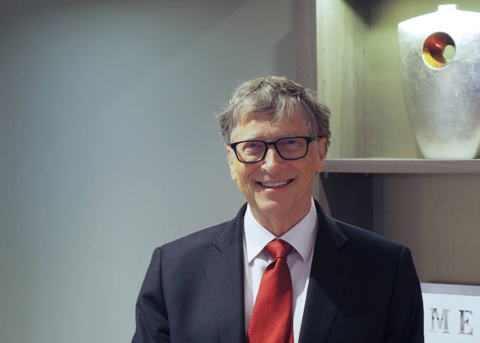 Bill Gates, creador de Microsoft, vaticina qué sustituirá en un futuro a los móviles: Puede ser algo...