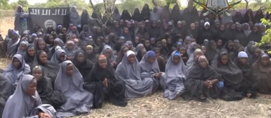 Las niñas secuestradas que Boko Haram mostró en un vídeo. REUTERS