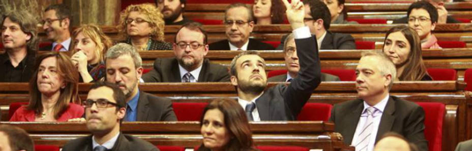 Momento de la votación en el Parlamento catalán (EFE)