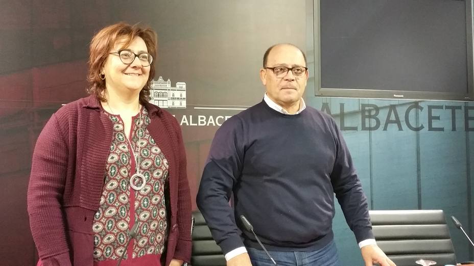 Agustín Moreno y Maria José Vázquez- Diputados PSOE