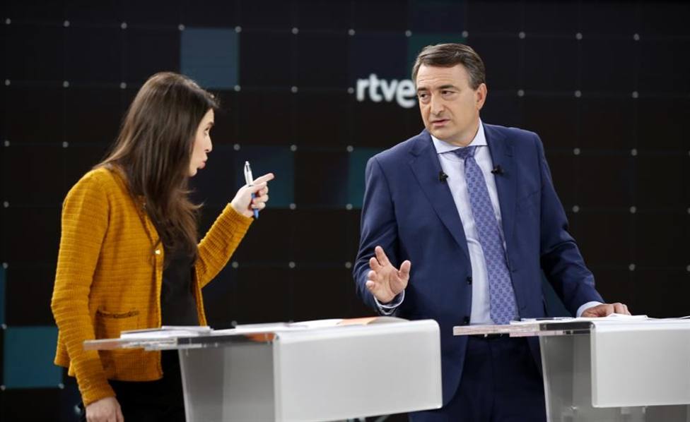 La tensión y los encontronazos marcan el debate electoral de TVE, entre las noticias del día