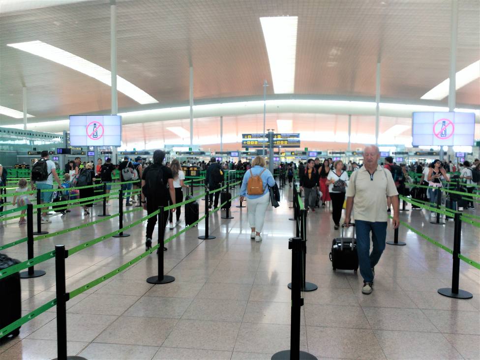 El tercer día de huelga en el Aeropuerto de Barcelona avanza con relativa normalidad