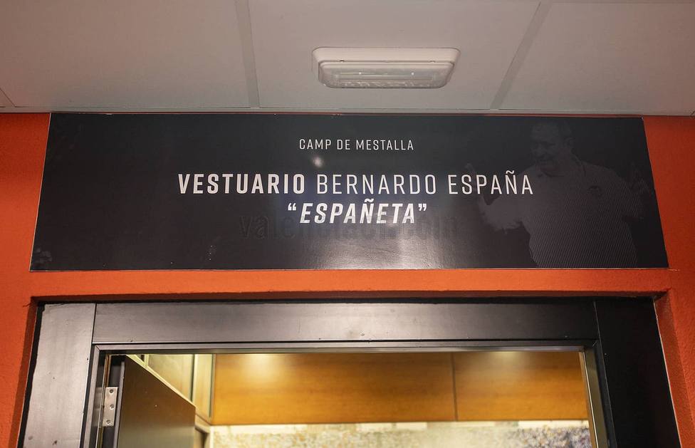 El vestuario del Valencia CF en Mestalla ya ha sido bautizado