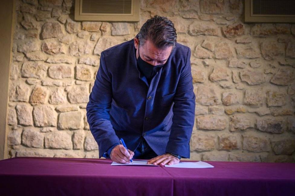 Los agentes políticos, sociales y económicos de Linares firman un pacto por el futuro de la ciudad