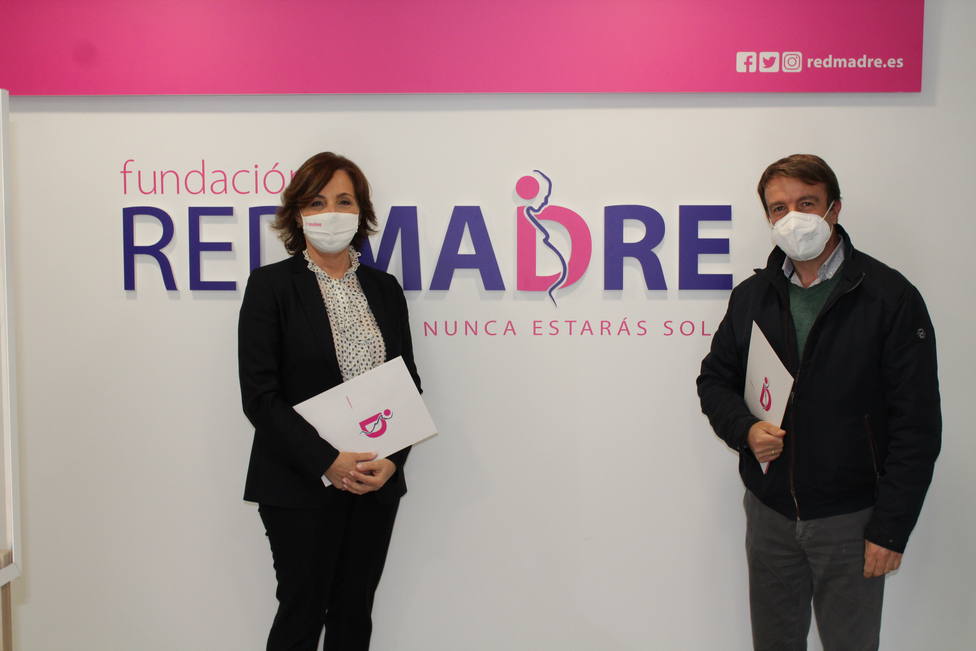 El Ayuntamiento de Tres Cantos firma un convenio con Fundación REDMADRE