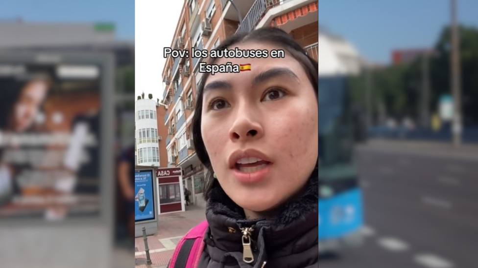Una joven china va a coger el autobús en Madrid y no da crédito a la reacción del conductor