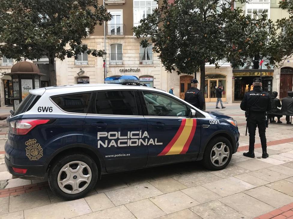 Agentes de Policía Nacional en el centro de Burgos