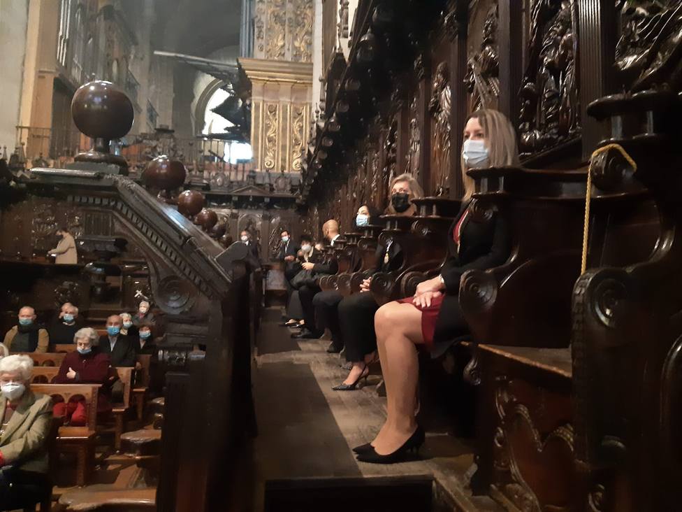 La alcaldesa presidió la ofrenda a San Froilán en la catedral de Lugo