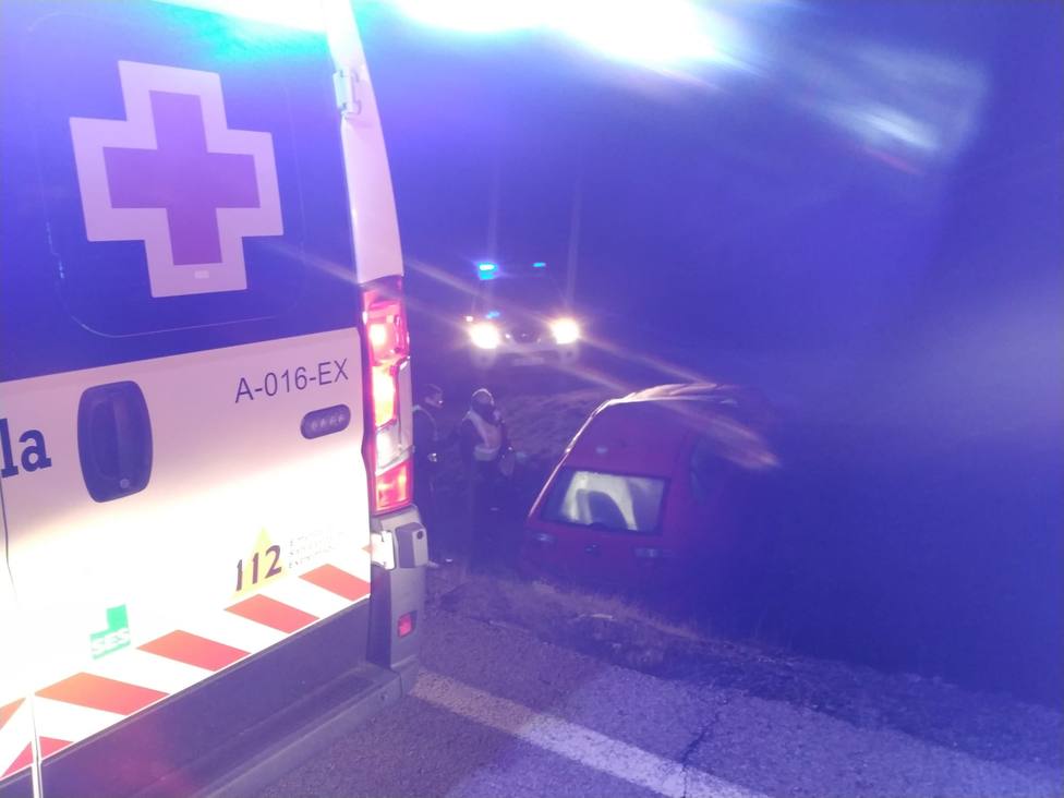 Accidente en Usagre (Badajoz). Foto: @CruzRojaEx (Cruz Roja Extremadura)