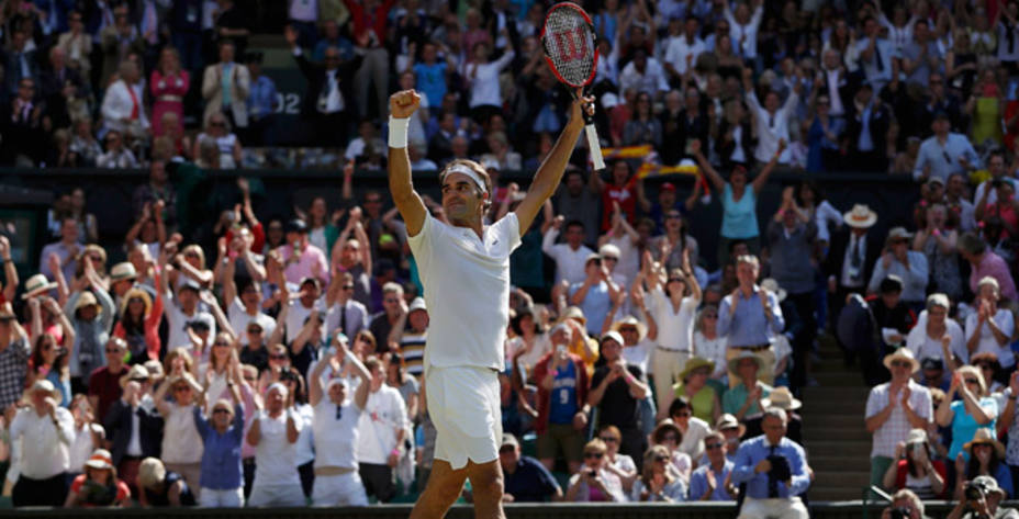 Federer y Raonic se jugarán un puesto en la final de Wimbledon. REUTERS