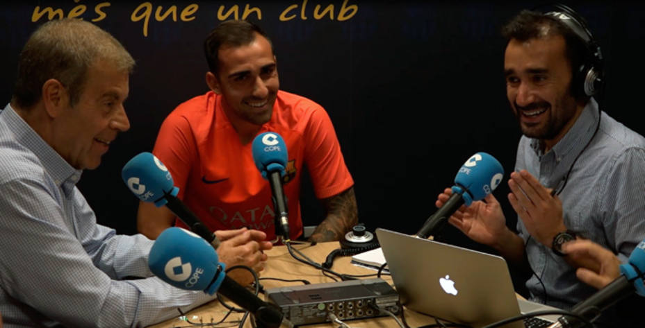 Paco Alcácer, con Juanma Castaño y Tomás Guasch en un momento de la entrevista