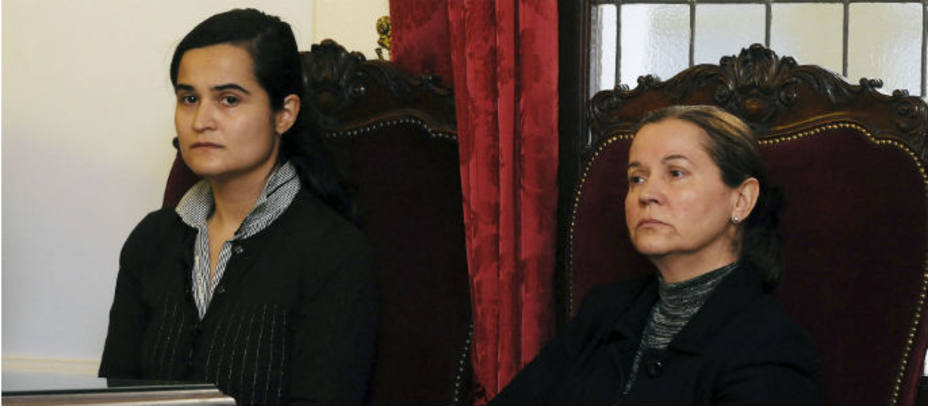 Montserrat González, autora confesa del crimen, junto con su hija Triana. Efe