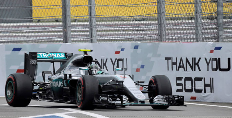 Cuatro de cuatro en poles esta temporada para Nico Rosberg. Reuters.