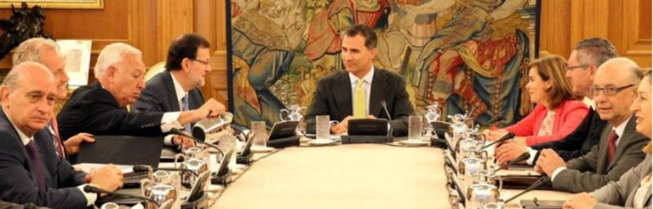 Don Felipe acompañado del gobierno de Mariano Rajoy (foto Casa Real)