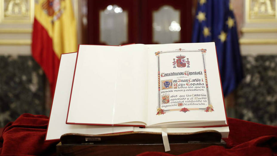 Un ejemplar de la Constitución expuesto en el Congreso de los Diputados