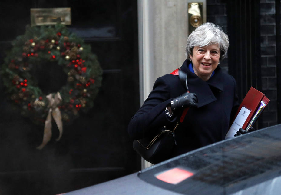 Theresa May saliendo del 10 de Downing Street. REUTERS