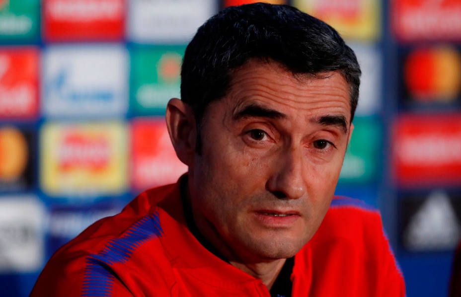 Ernesto Valverde, entrenador del Barcelona, en rueda de prensa. REUTERS