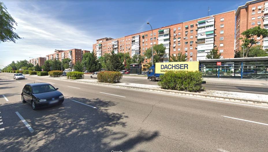El vecindario de un barrio de Madrid que lleva sin luz cinco días
