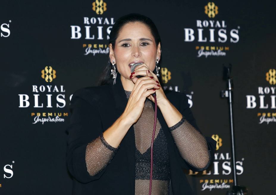 Rosa López se reúne con sus fans en un especial concierto