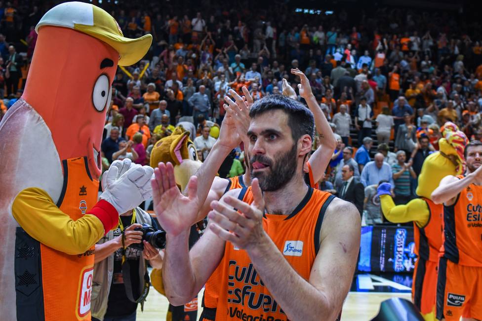 El Valencia Basket ejecuta la renovación de San Emeterio por una temporada