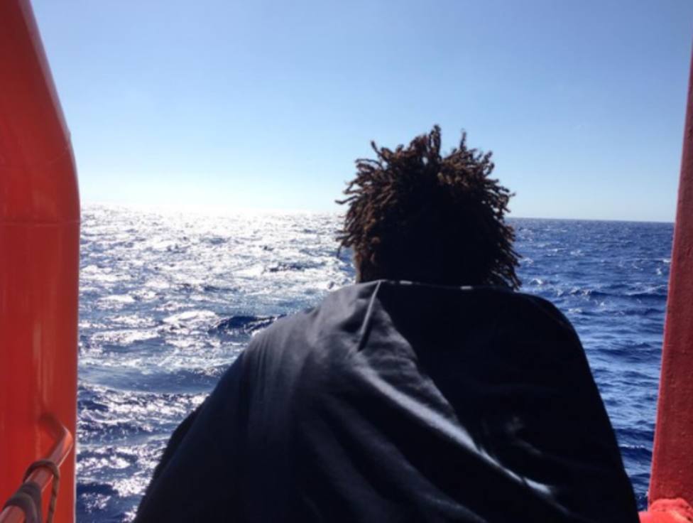 España propone al Ocean Viking, con 356, migrantes atracar en Baleares. Captura de Twitter
