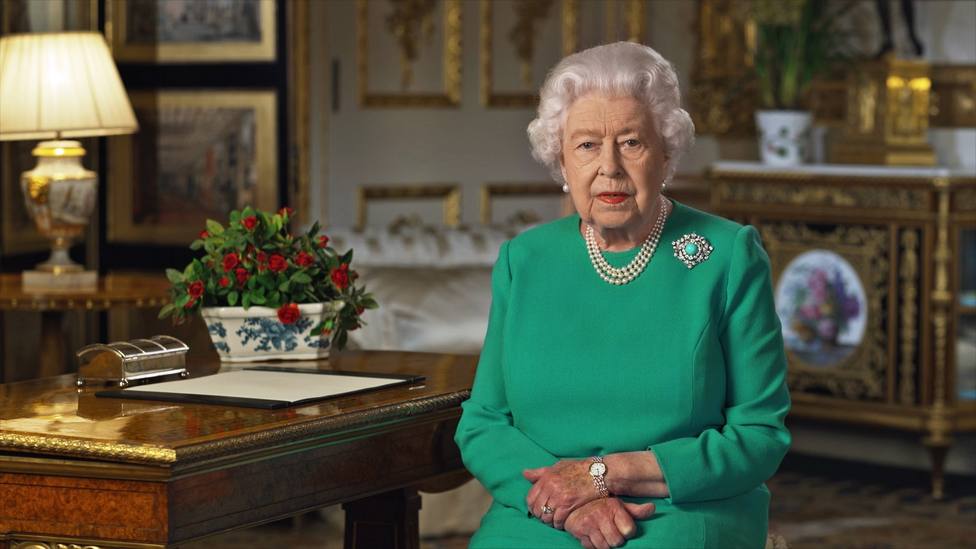La reina Isabel II apela a la autodisciplina británica para superar la crisis del coronavirus