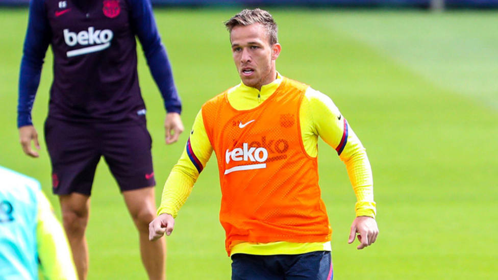 Arthur viajará a Barcelona en las próximas horas para reunirse con el club