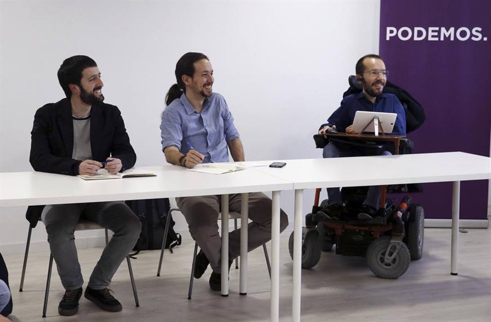 Pablo Iglesias junto a Pablo Echenique y Juanma del Olmo