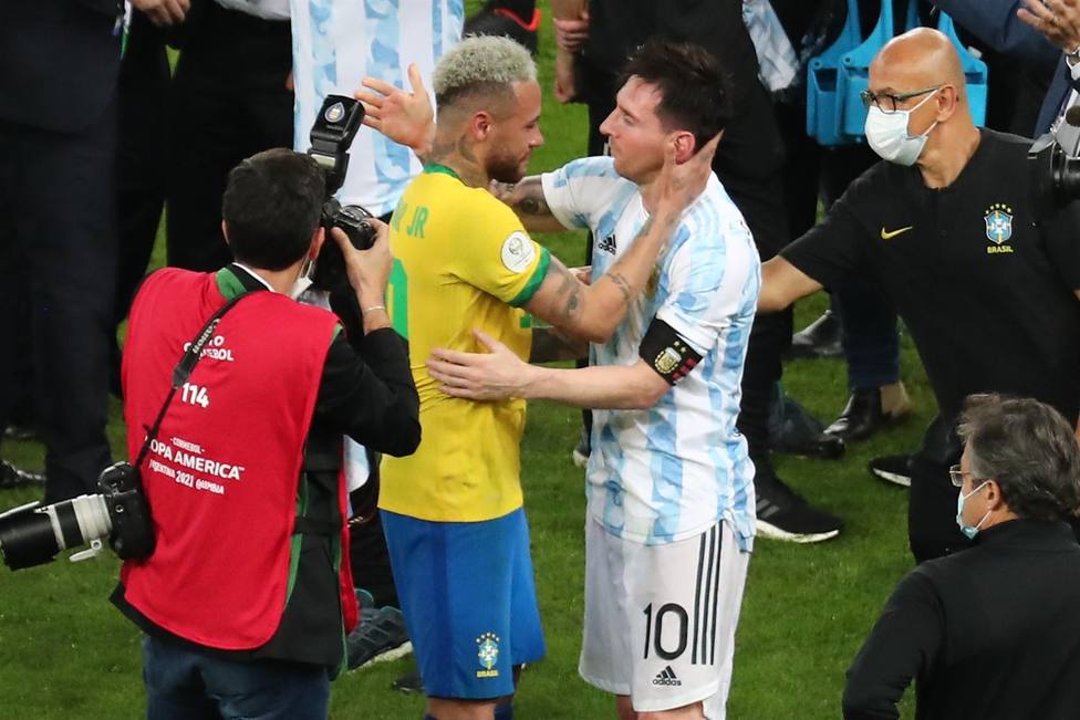 Neymar: Ayer cuando perdí, fui a darle un abrazo al mejor de la historia