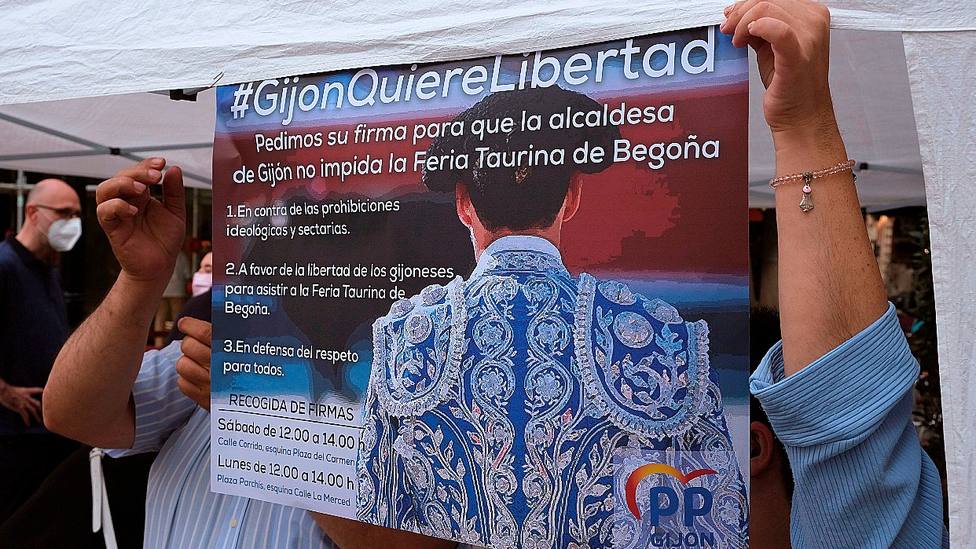El PP de Gijón ha iniciado una recogida de firmas en contra de la cancelación de los festejos taurinos