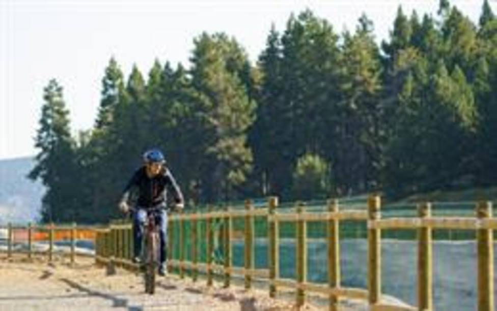 FGC incorpora bicis eléctricas para los desplazamientos internos en las estaciones de montaña