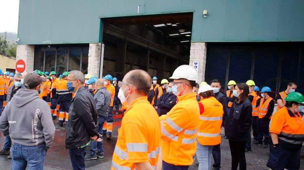 Concentración de los trabajadores de Vestas a las puertas de la fábrica vivariense