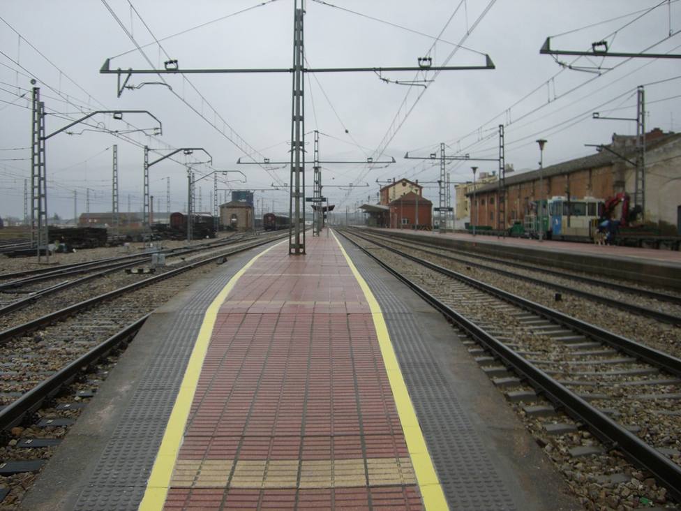 Andenes en el tramo ferroviario Monforte-Ourense