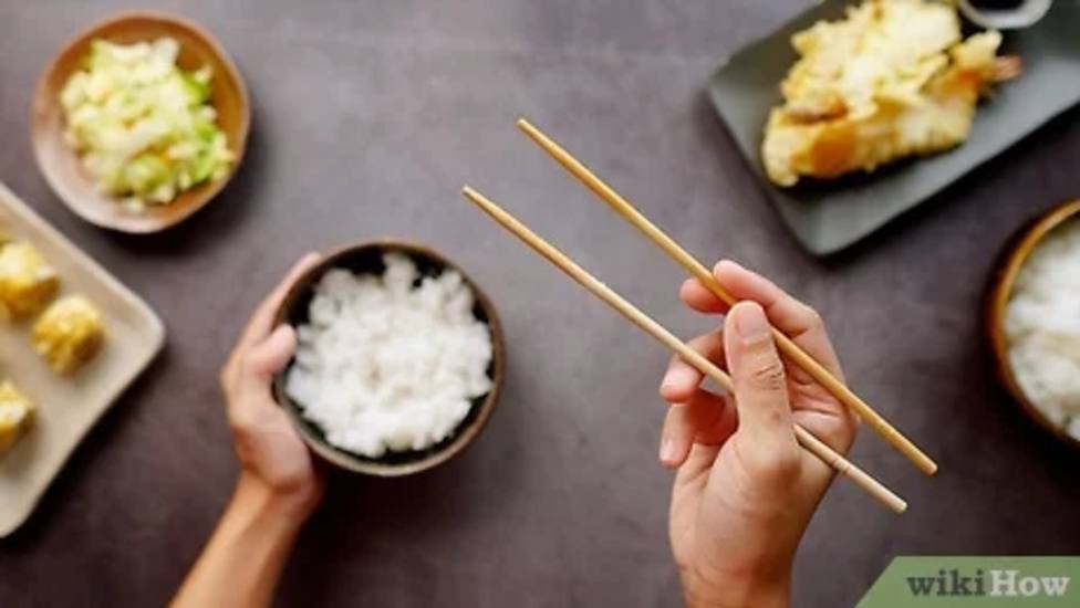 Cómo comer con palillos chinos - Restaurante Chino