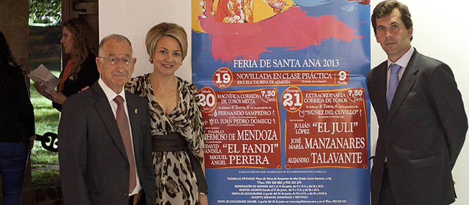 Gabriel Amat, Eloisa Cabrera y Víctor Zabala durante la presentación de la Feria de Roquetas