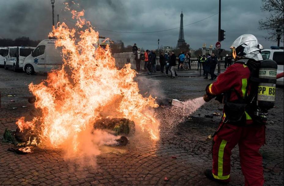 El Gobierno francés teme la presencia de armas en las protestas de los chalecos amarillos