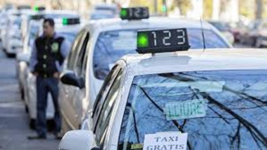 Taxistas y VTC rechazan la propuesta de solución de la Generalitat