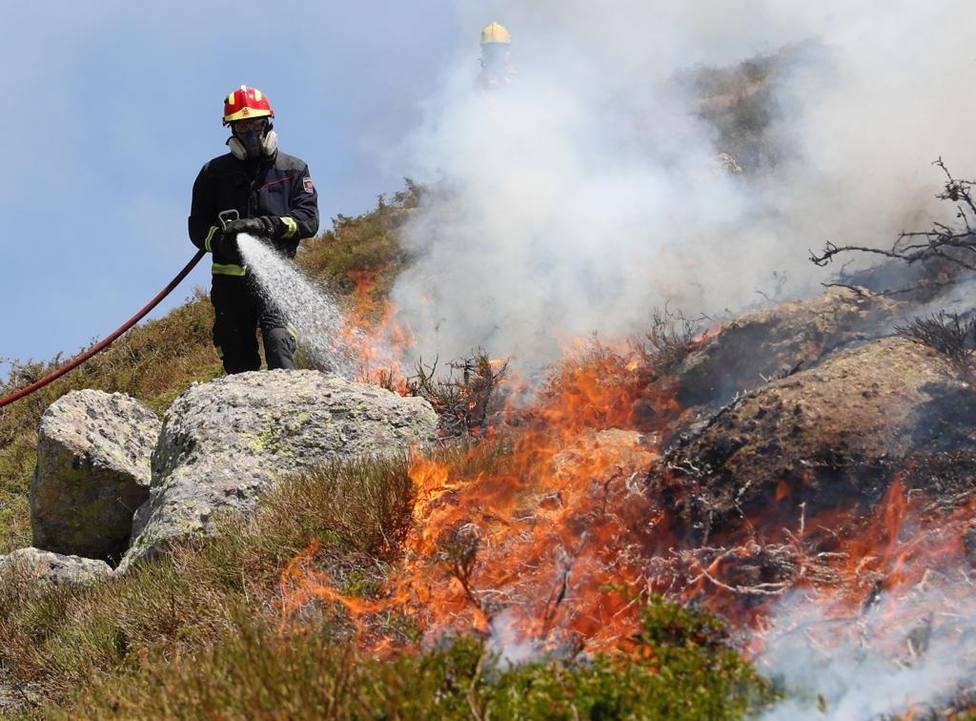 El incendio en Miraflores (Madrid) quema más de 300 hectáreas y no se descarta el factor humano